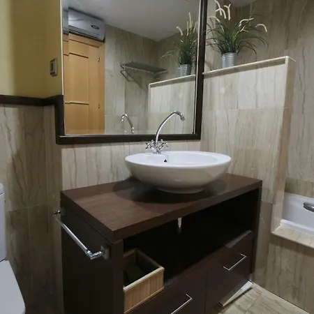 Moderno Piso Con Enorme Terraza Y Piscina *