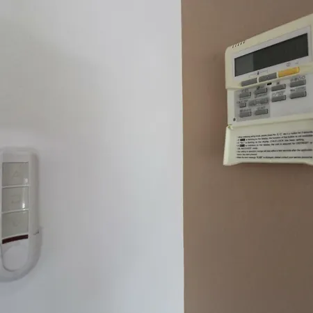 Moderno Piso Con Enorme Terraza Y Piscina *