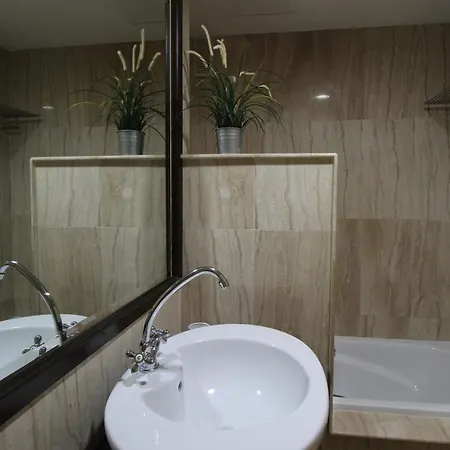 Moderno Piso Con Enorme Terraza Y Piscina * Torremolinos